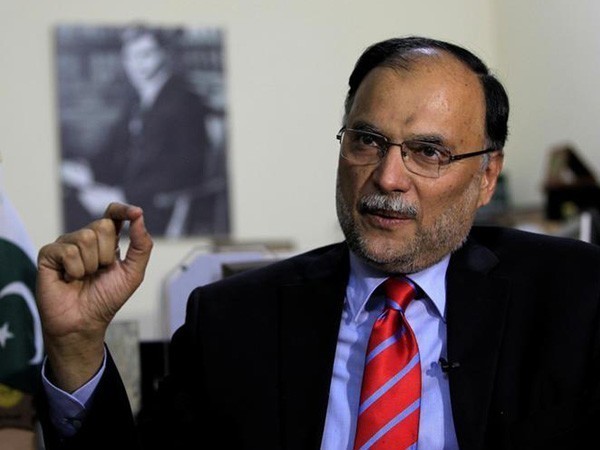 PML-N senior leader Ahsan Iqbal urges Government's allies to part ways with ruling party