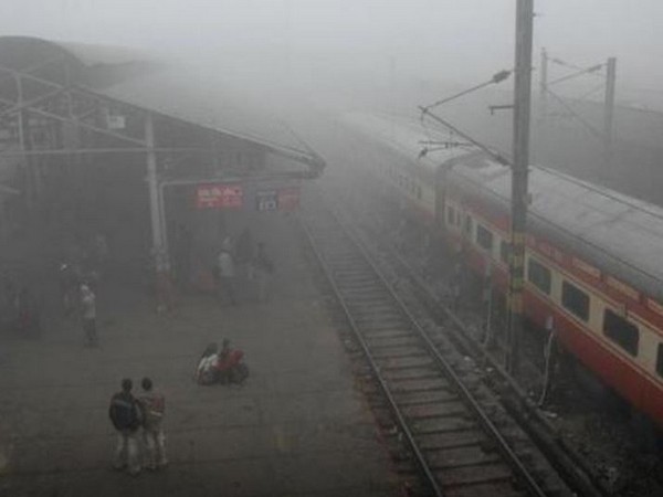 Fog Disrupts Delhi Travels: Flights and Trains Delay