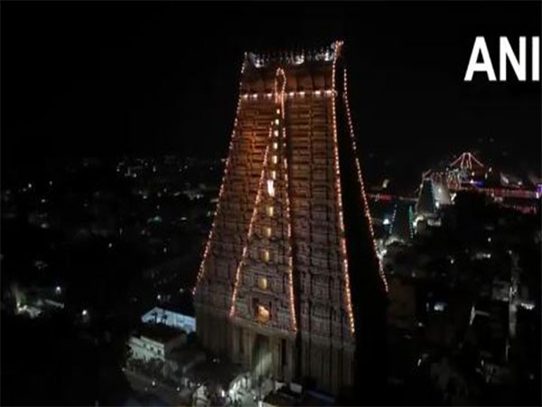 Vaikuntha Ekadashi Celebrations: A Divine Procession at Srirangam Temple