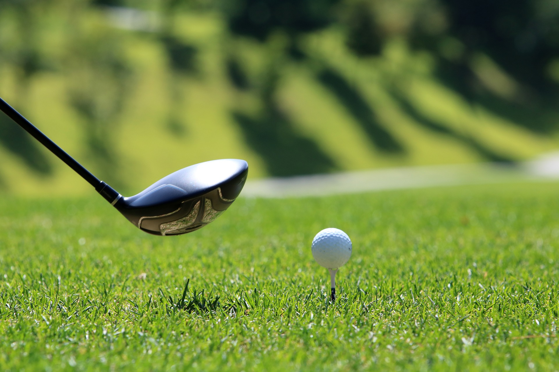 Golf-Battling Internationals split foursomes with U.S.