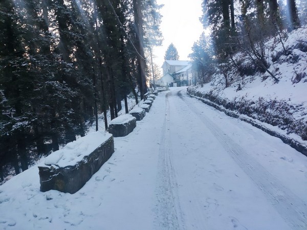 Fresh snowfall in parts of Kashmir