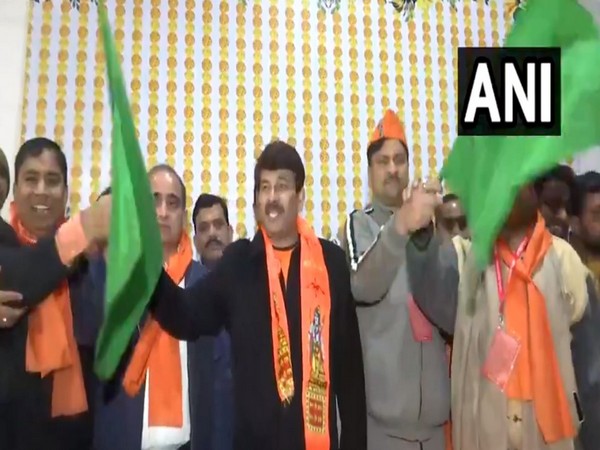 Delhi: BJP MP Manoj Tiwari flags off special train from Old Delhi railway station to Ayodhya Dham