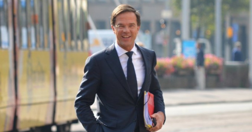 Dutch prime minister apologises to Srebrenica peacekeepers