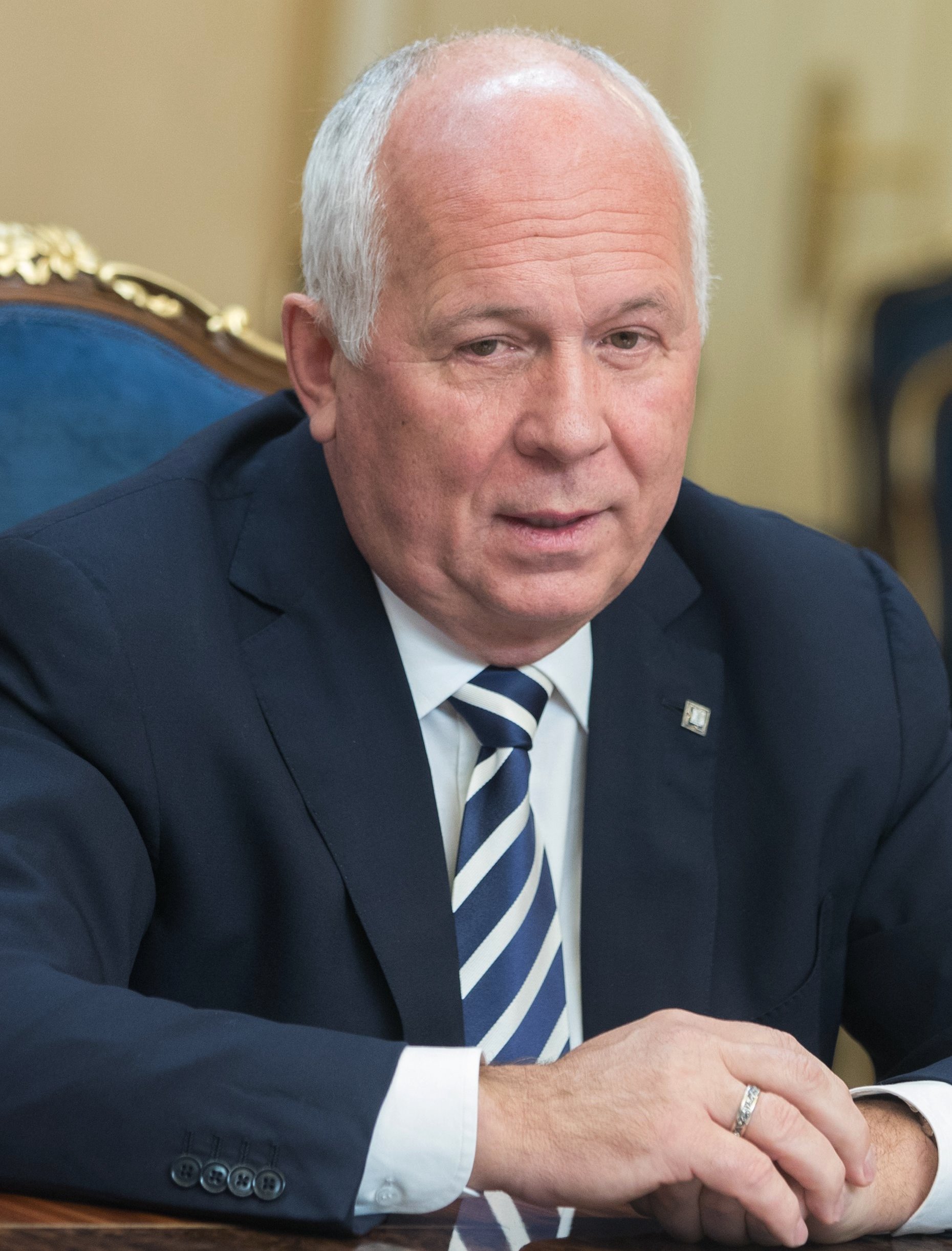 Rostec CEO Praises Chinese Automakers, Calls for Protective Measures