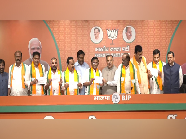 Four BRS leaders, one from Congress join BJP in Delhi  