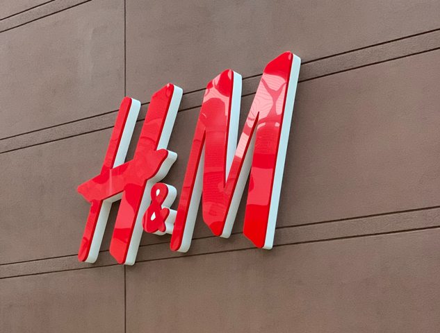 H&M reintroduces delivery fees for its core brand's loyalty club members 