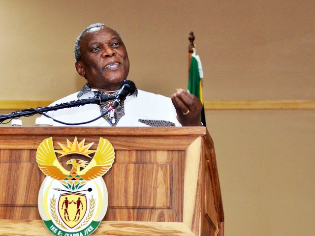 Siyabonga Cwele joins South Africans to cast special vote