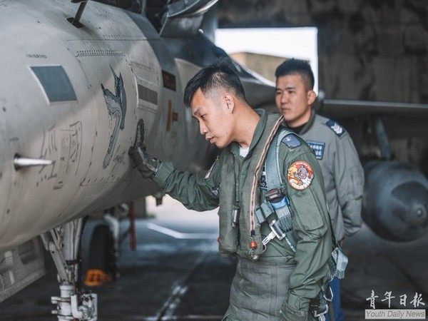 Air Force patch shows Formosan bear punching Winnie the Pooh representing Xi, becomes hit in Taiwan