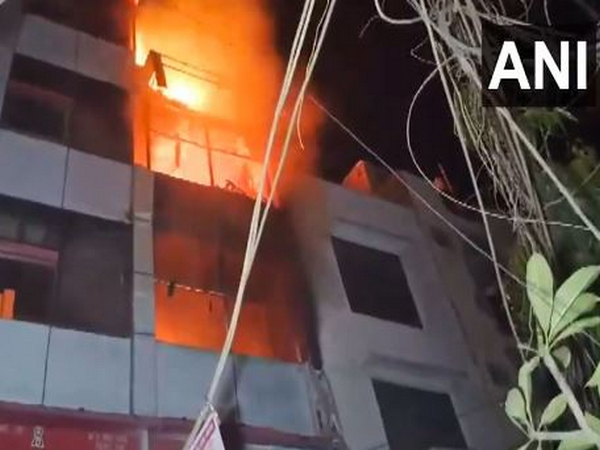 Delhi: Fire breaks out at four-storey shop in Gandhi Nagar market, no casualties