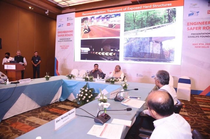 Nitin Gadkari directs officials to implement solutions put forward by SaveLIFE Foundation to improve road safety 