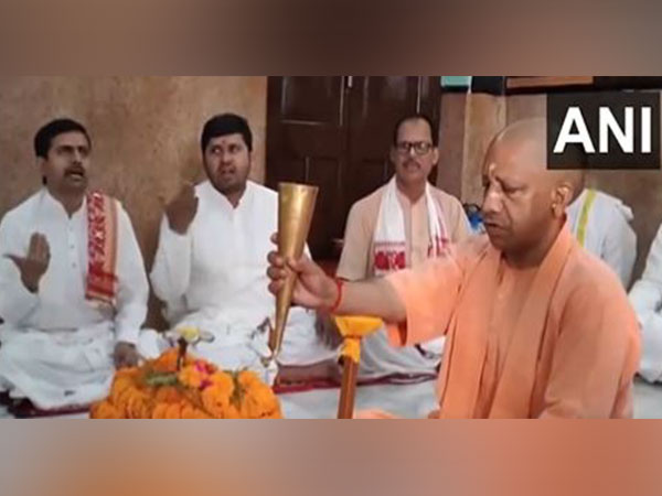 CM Yogi performs 'Rudrabhishek' on occasion of 'Akshaya Tritiya'
