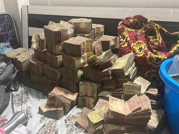 Madhya Pradesh: Police recover wads of banknotes from Bhopal house, counting on