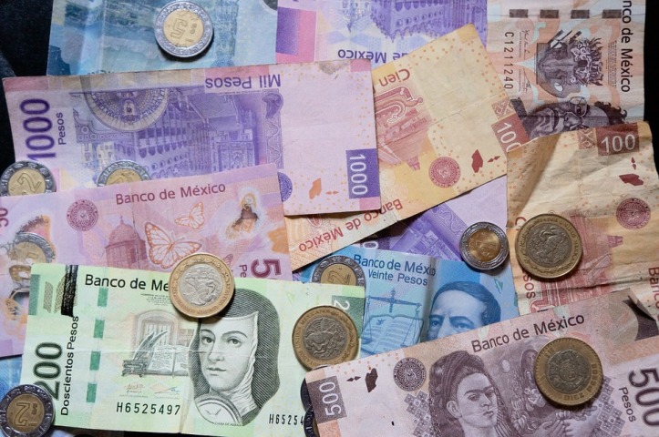 FOREX-Peso surges on U.S.-Mexico deal, euro sags