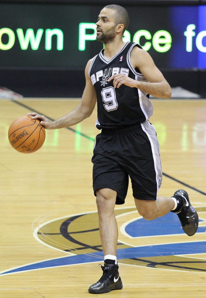 Parker, last of Spurs' Big Three, retires