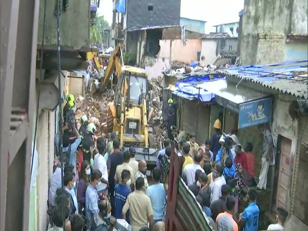 Police to file case against owner of building that collapsed in Mumbai's Malad