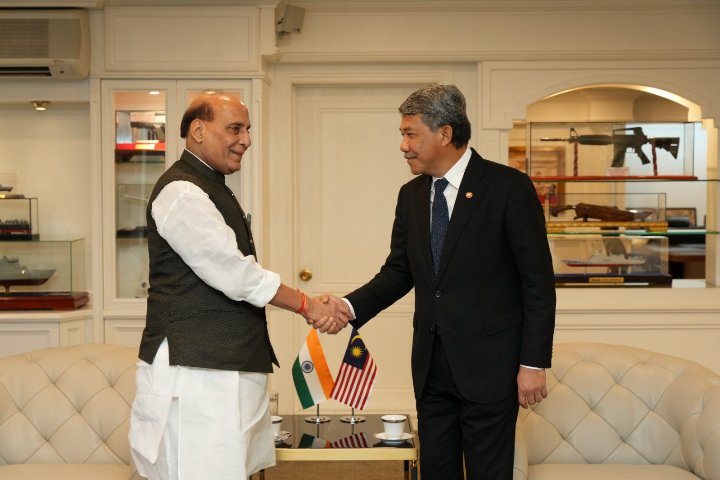 Rajnath Singh and Malaysian counterpart discuss initiatives to further expand bilateral defence ties