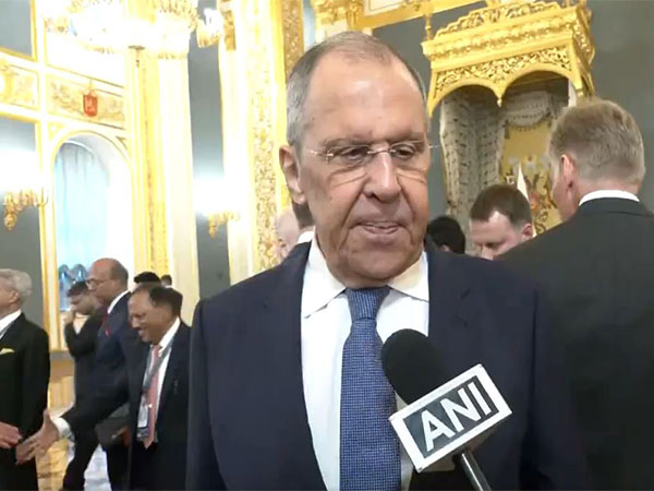 Lavrov Warns US on Ukraine 'Red Lines', Putin Engages with Global Allies