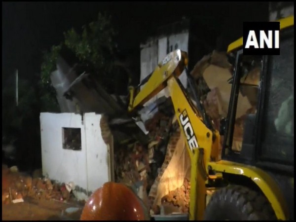 Kheda building collapse: 4 people dead