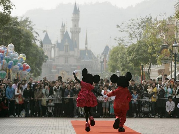 Shanghai Disneyland closes due to inclement weather conditions 