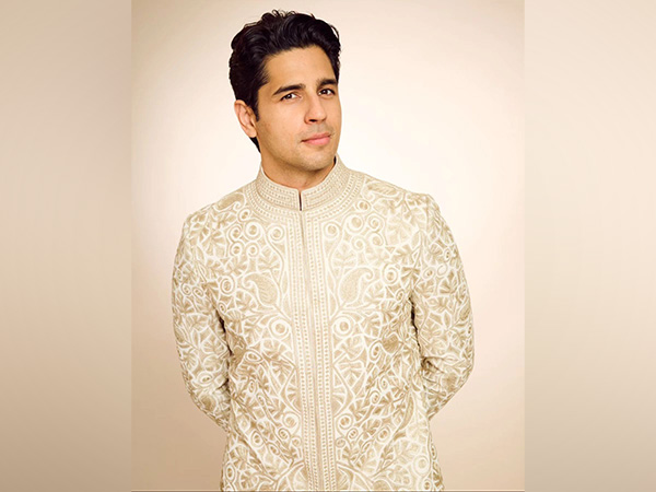 Sidharth Malhotra Stuns as Showstopper for Retro Couture Collection in Delhi