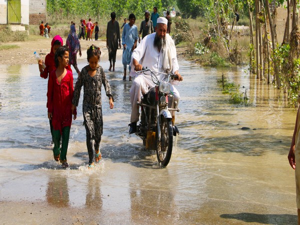 Pakistan: Economic loss due to floods rises to around USD 18 billion 