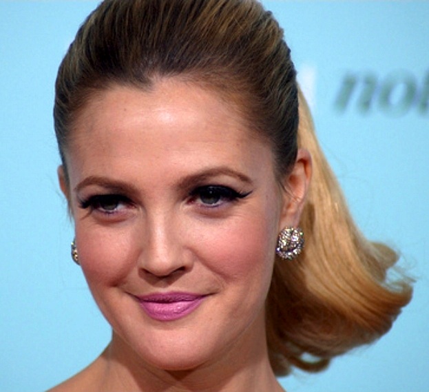 Egypt Air magazine apologizes over allegedly fake interview with actress Drew Barrymore