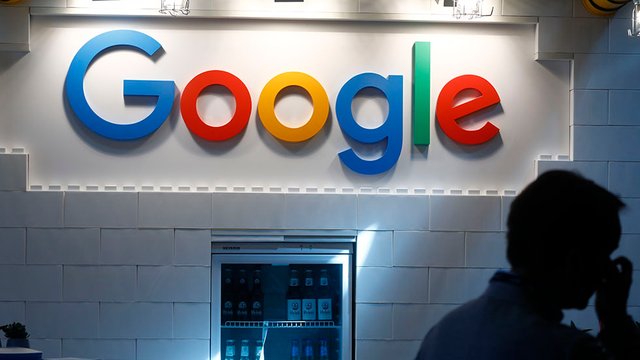 Google threatened to be blocked by Russian communications official