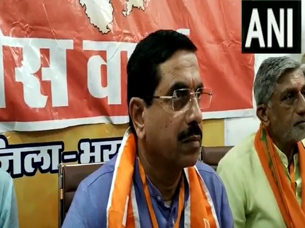 'Remembers everything in opposition, did nothing in power': Pralhad Joshi slams Congress for caste census resolution