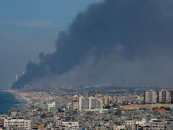 WRAPUP 2-Palestinians seek slivers of safety as Israel battles Hamas in south Gaza city