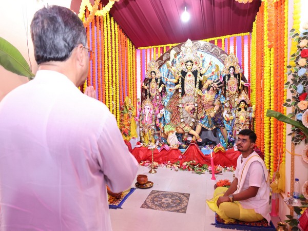 Tripura CM Manik Saha Celebrates Saptami with Cultural Enthusiasm