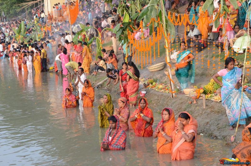 Braving sub-zero temperature, hundreds of Indian-Americans celebrate Chhath Puja in US