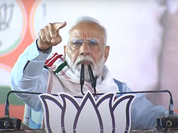 Modi Criticizes Opposition's Stance on Adivasis in Jharkhand Rally