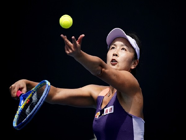 Tennis-'Political' Peng messages banned at Australian Open