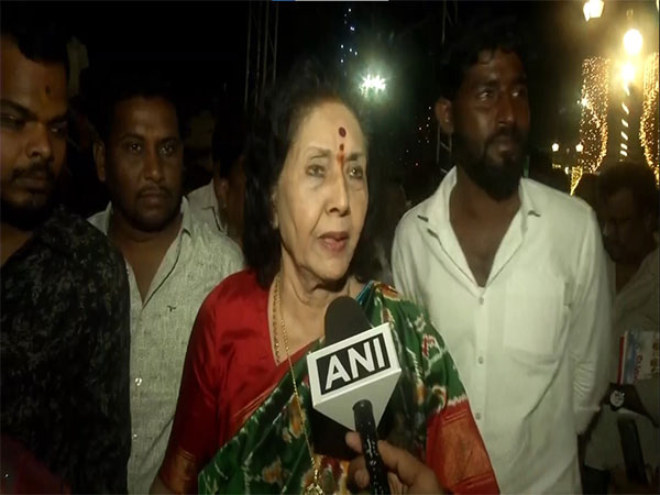 Statue Spat: Congress Criticizes BRS Over Telangana Thalli Comments