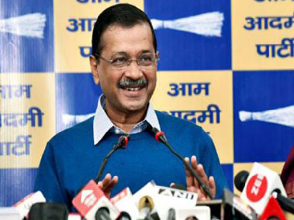 Kejriwal Strengthens Ties with Auto Drivers Ahead of Delhi Elections