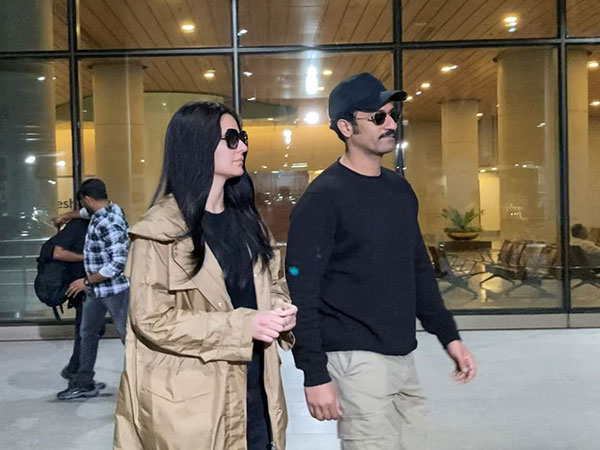 Vicky and Katrina Return to Mumbai After Celebrating Third Anniversary