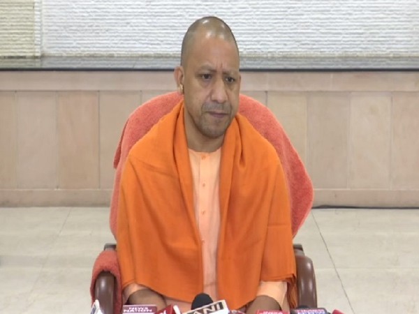 UP CM offers prayers at Gorakhpur's Ravidas temple