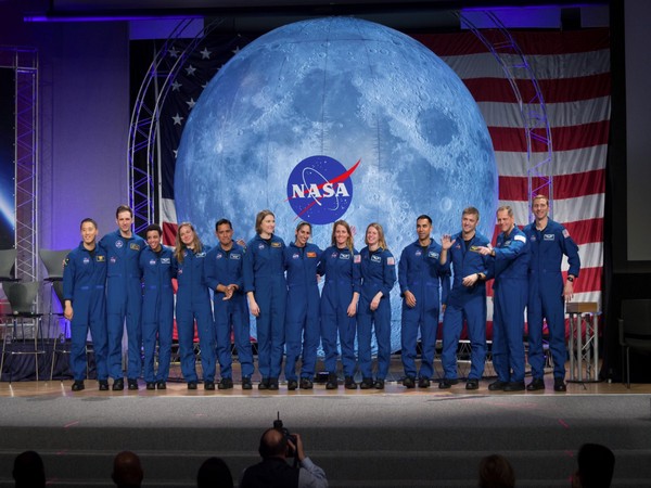 Astronauts for manned Moon and Mars missions graduate from NASA training program  