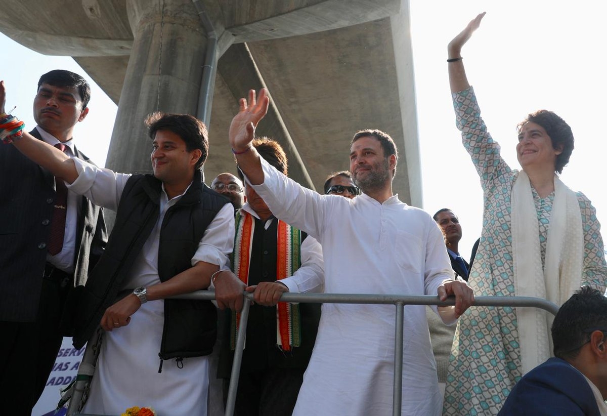 Priyanka roars with grand road show, Rahul says time BJP to leave Uttar Pradesh