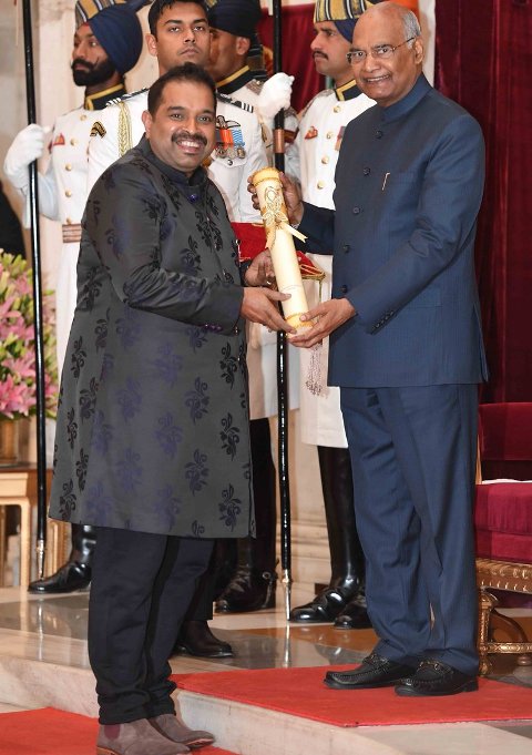 Prominent personalities conferred with Padma awards at Rashtrapati Bhawan