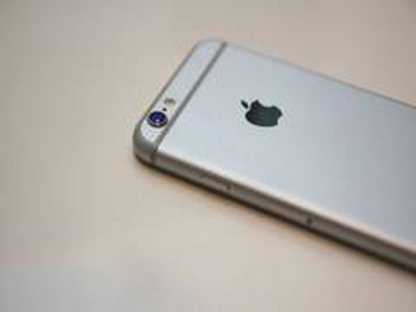Next iPhone could feature rear-facing 3D camera: Report