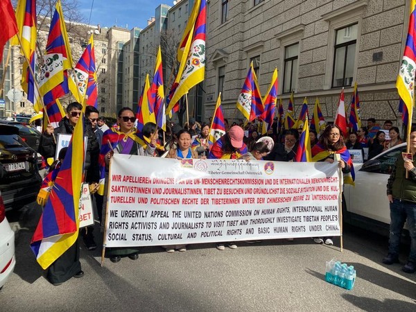 Tibetans protest against CCP in Vienna on occasion of National Uprising Day