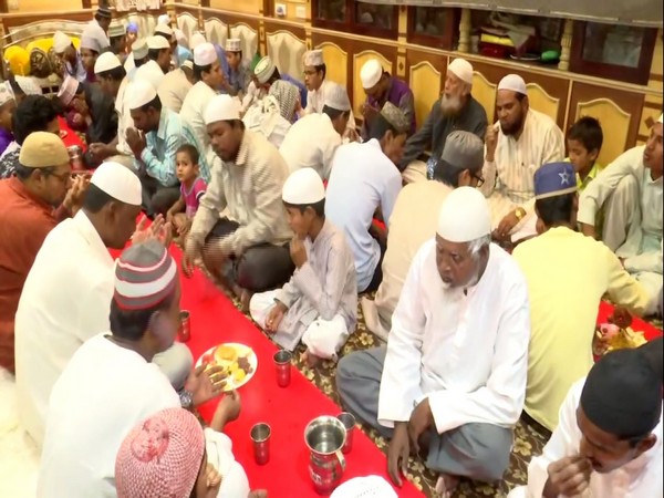 AP, Telangana CMs meet; attend Governor's Iftar