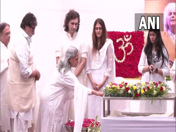 Amitabh Bachchan, Jaya Bachchan pay homage to santoor legend Shivkumar Sharma 