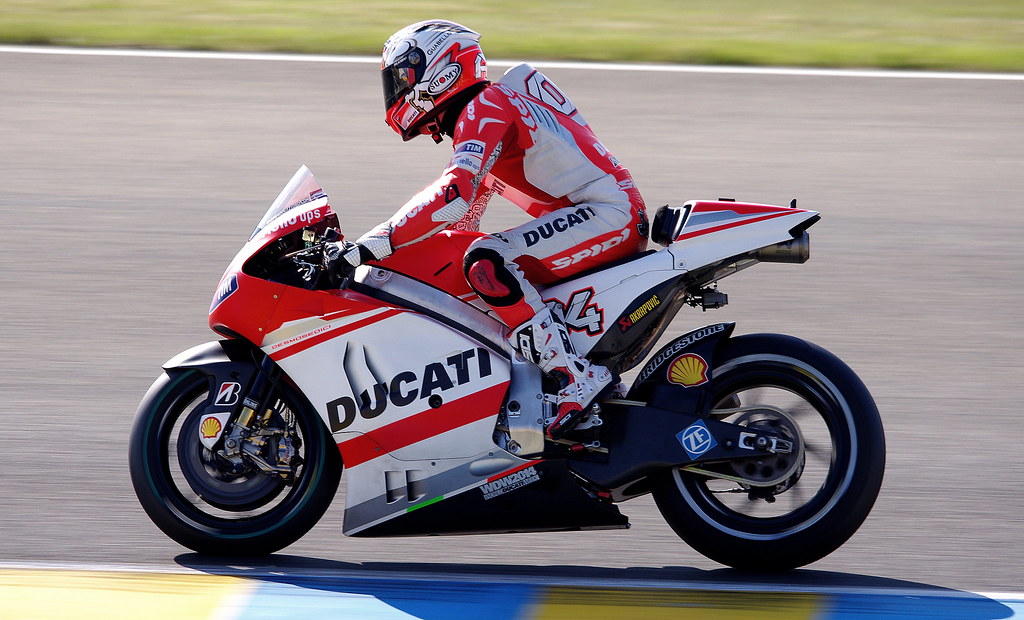 Dovizioso pips Marquez to win Austrian MotoGP