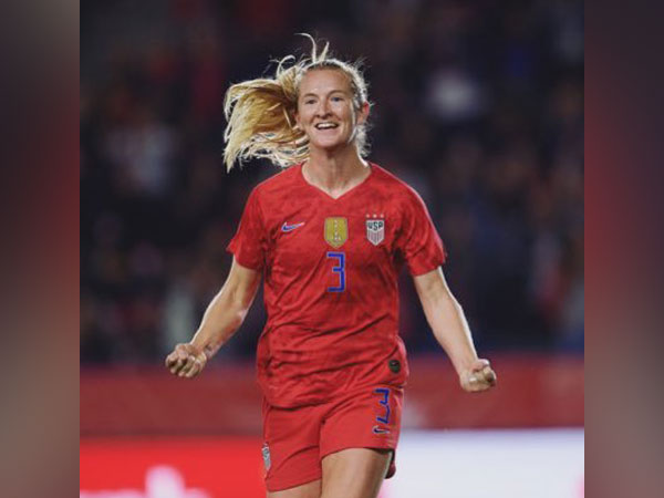 World Cup winner Sam Mewis joins Manchester City