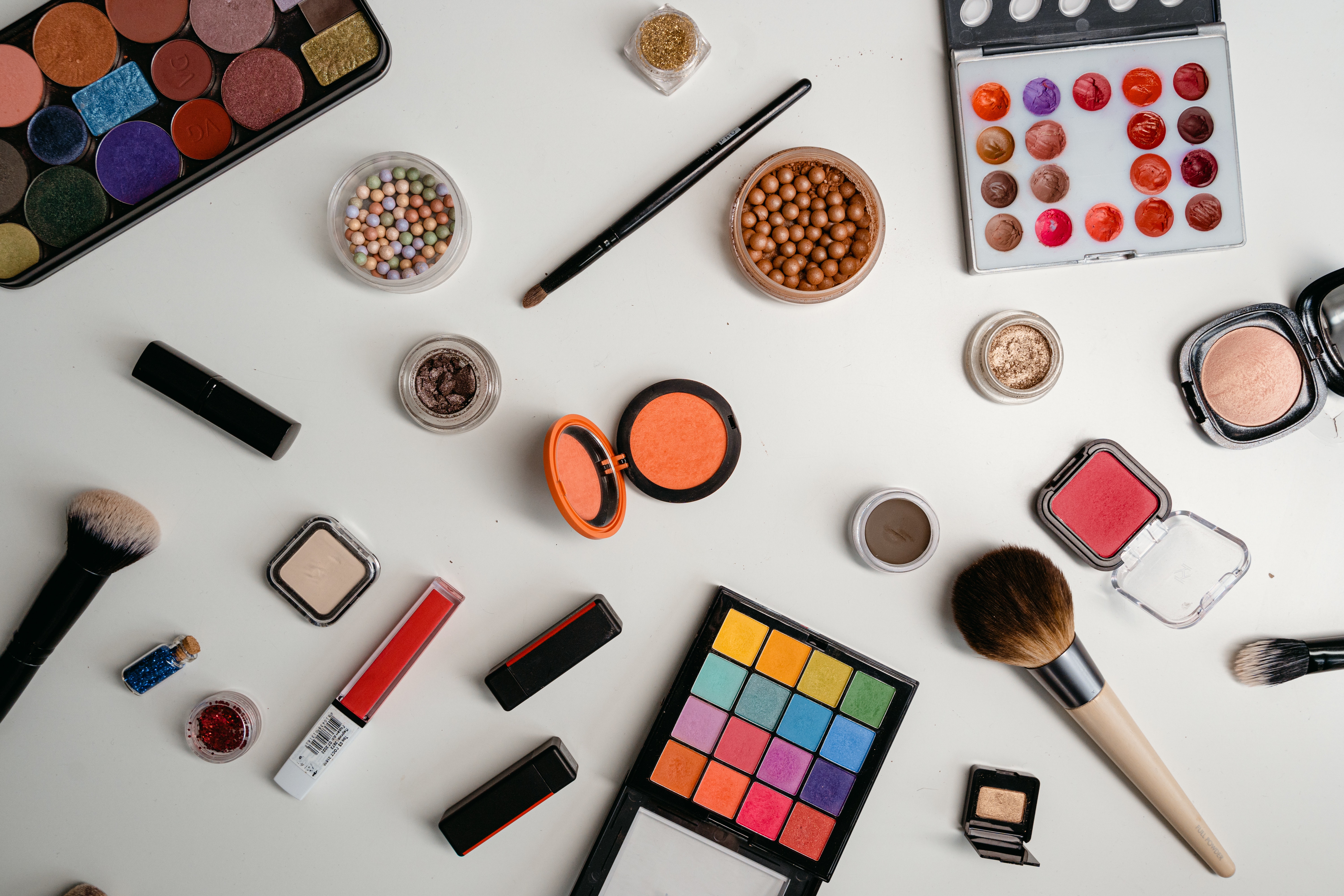 Color Cosmetics Packaging Trends: Embracing the New Face of Makeup