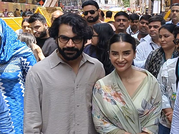 RajKummar Rao and Patralekhaa Embrace Ganesh Chaturthi at Lalbaugcha Raja