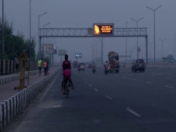 Delhi wakes up to 'poor' air quality