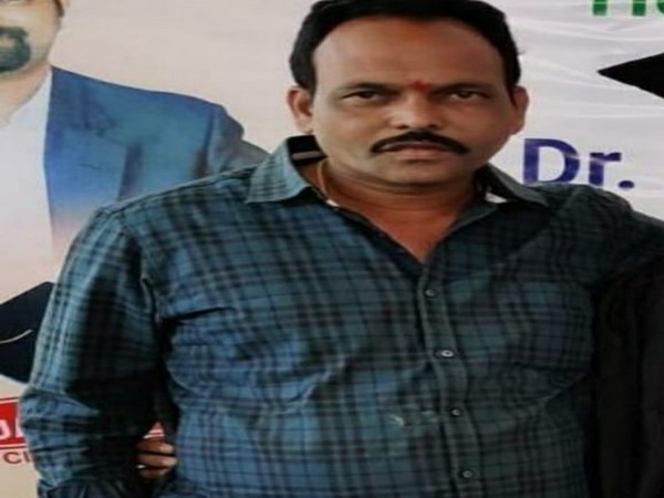 Naxals kill TRS worker in Telangana's Mulugu